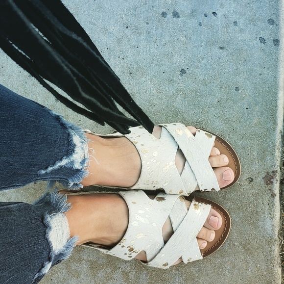 Naughty monkey sandals - Picture 2 of 2